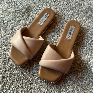 Steve Madden flips flops/flats/sandals
